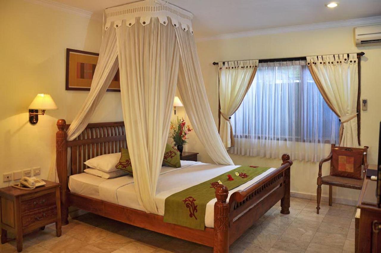 Puri Dewa Bharata Hotel & Villas Legian Exteriér fotografie