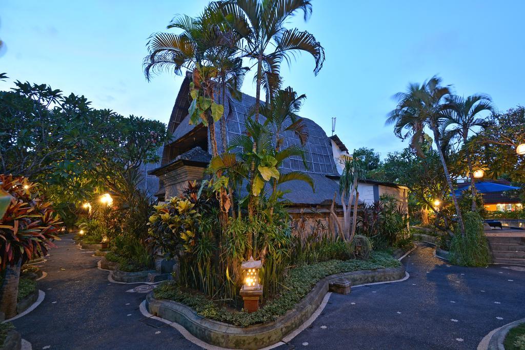 Puri Dewa Bharata Hotel & Villas Legian Exteriér fotografie