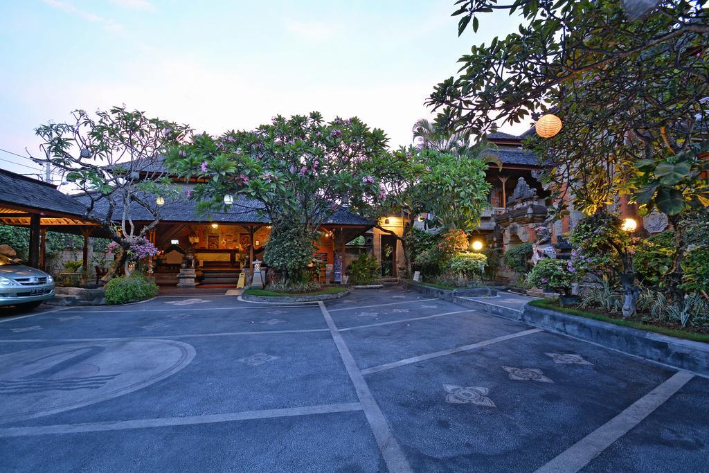Puri Dewa Bharata Hotel & Villas Legian Exteriér fotografie