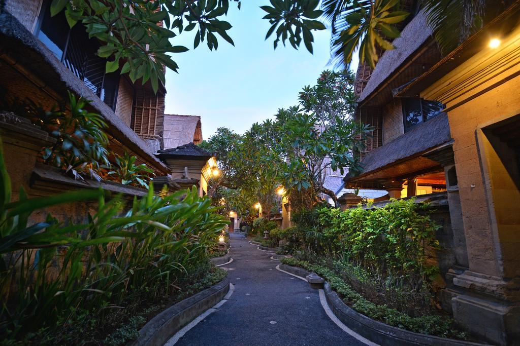 Puri Dewa Bharata Hotel & Villas Legian Exteriér fotografie