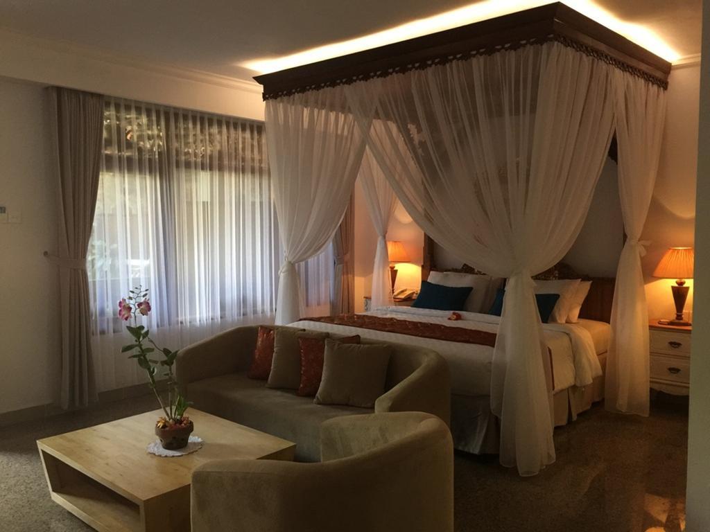 Puri Dewa Bharata Hotel & Villas Legian Exteriér fotografie