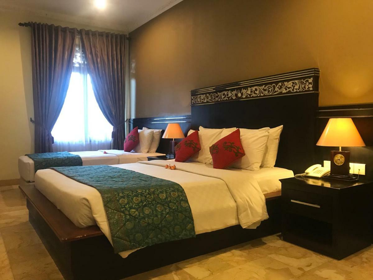 Puri Dewa Bharata Hotel & Villas Legian Exteriér fotografie